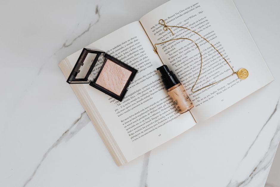 Light Summer Foundation Alternatives That Stay Fresh